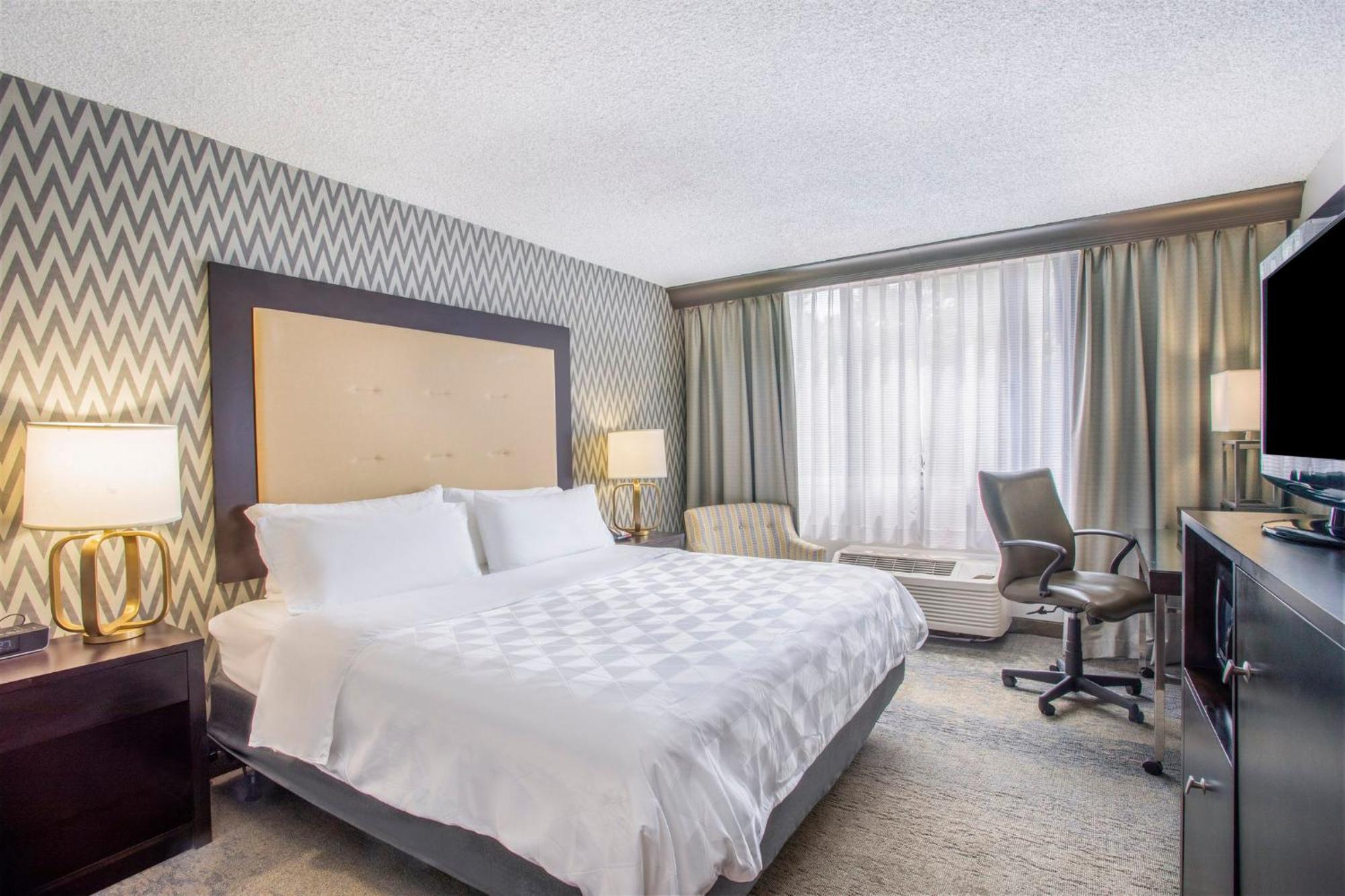 Holiday Inn & Suites Parsippany Fairfield By Ihg Екстер'єр фото