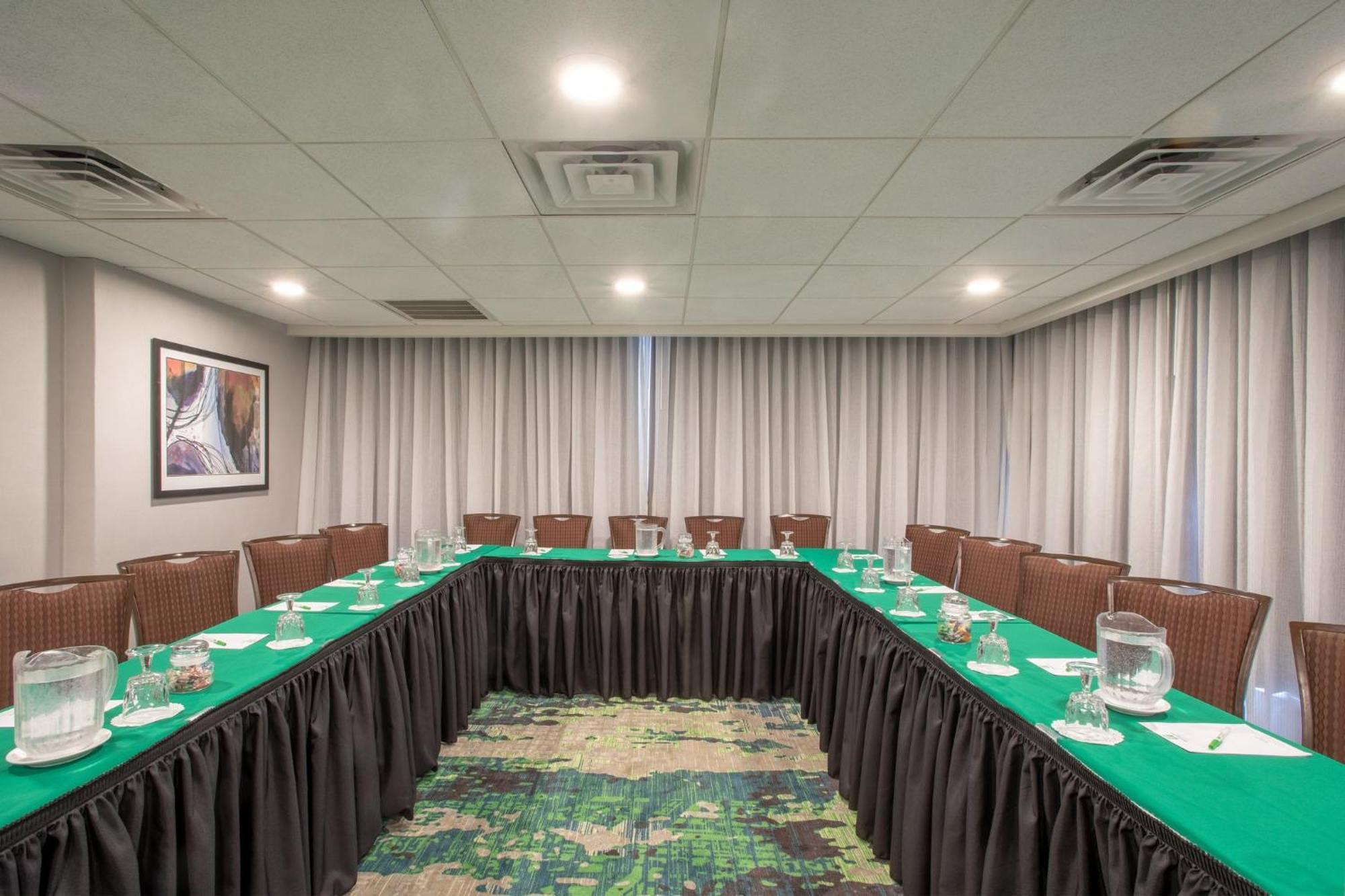 Holiday Inn & Suites Parsippany Fairfield By Ihg Екстер'єр фото