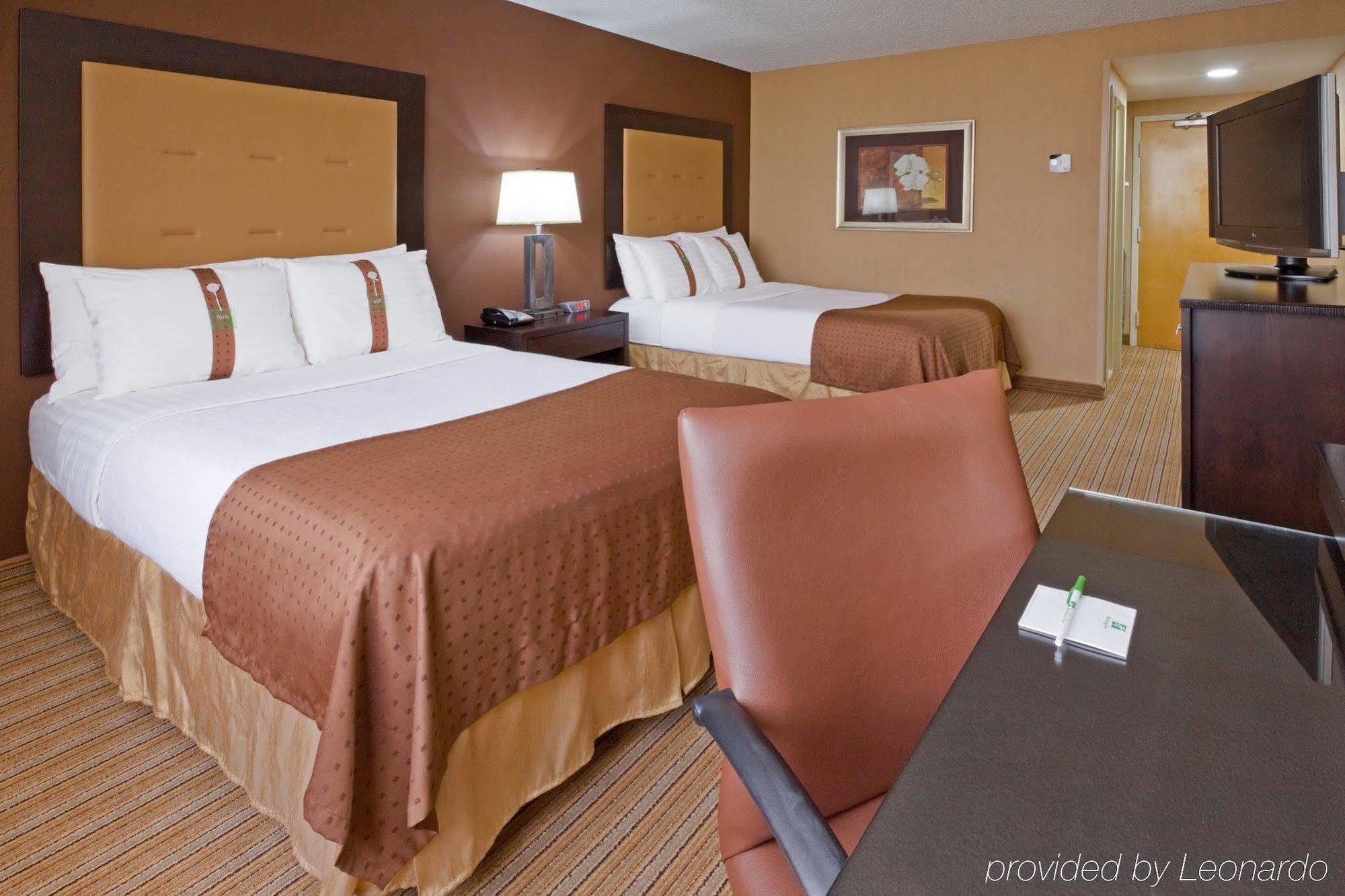 Holiday Inn & Suites Parsippany Fairfield By Ihg Номер фото