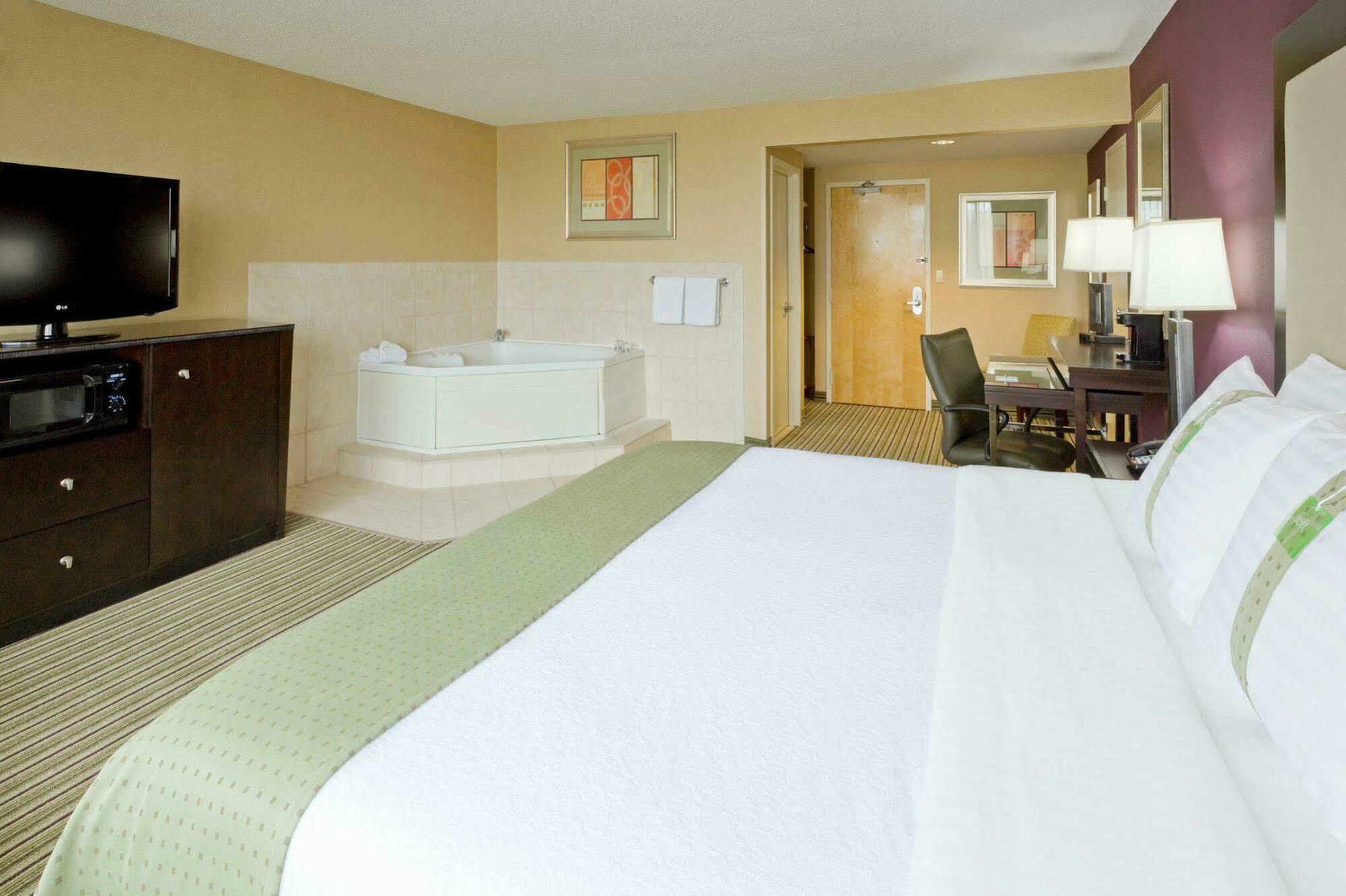 Holiday Inn & Suites Parsippany Fairfield By Ihg Екстер'єр фото